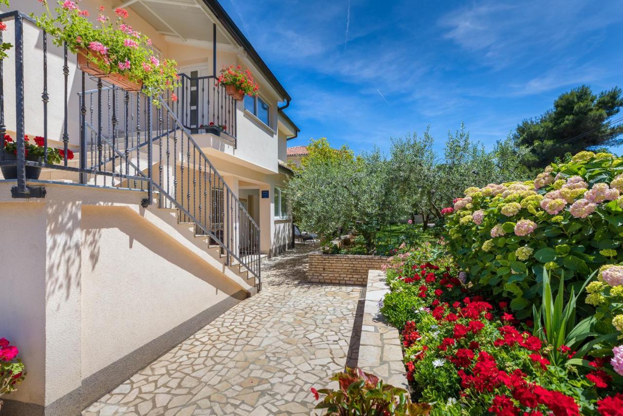 Apartments Hortensia Pola Esterno foto