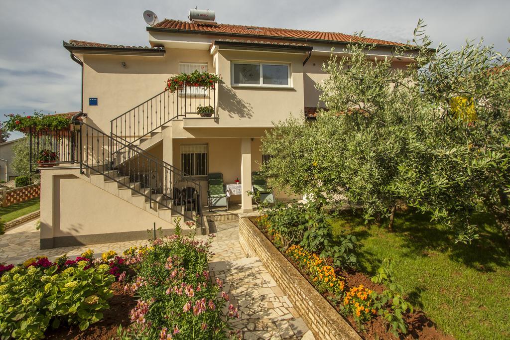 Apartments Hortensia Pola Esterno foto